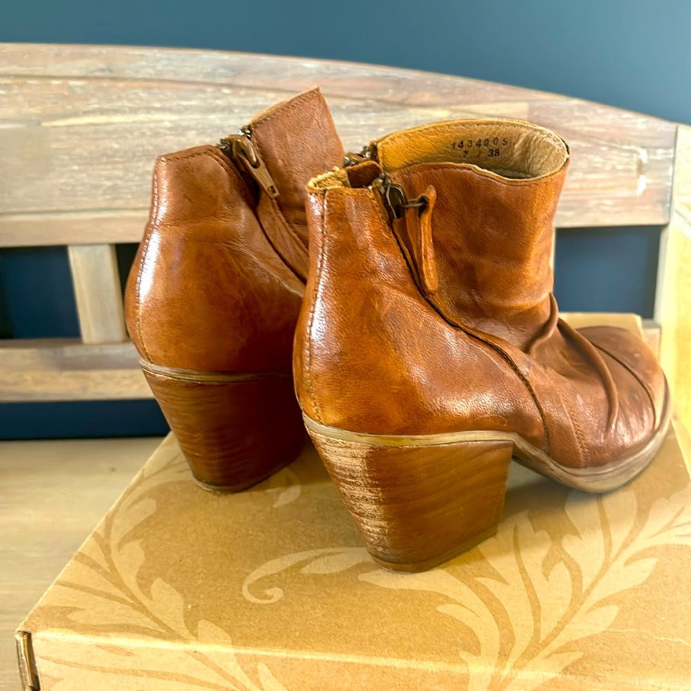 Sofft “Gable” ankle bootie - Picture 3 of 4